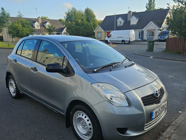 Toyota Yaris Hatchback, Petrol, 2008, Silver
