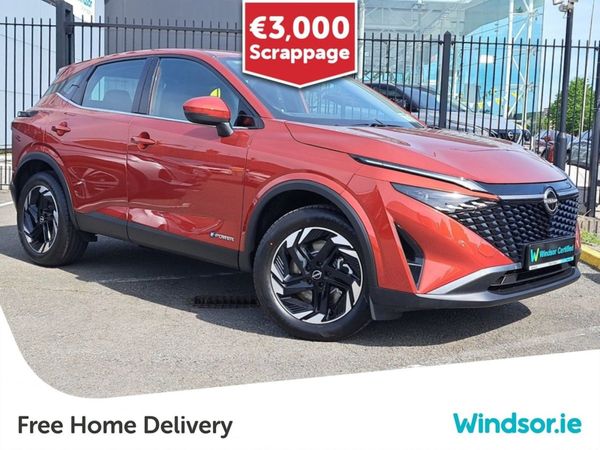 Nissan Qashqai Crossover, Petrol Hybrid, 2025, Red