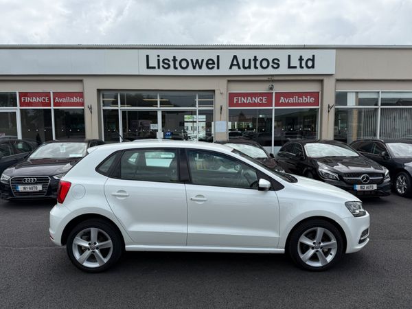 Volkswagen Polo Hatchback, Petrol, 2016, White
