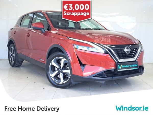 Nissan Qashqai Crossover, Petrol Hybrid, 2024, Red