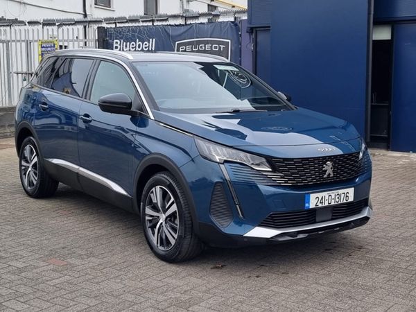 Peugeot 5008 MPV, Diesel, 2024, Blue