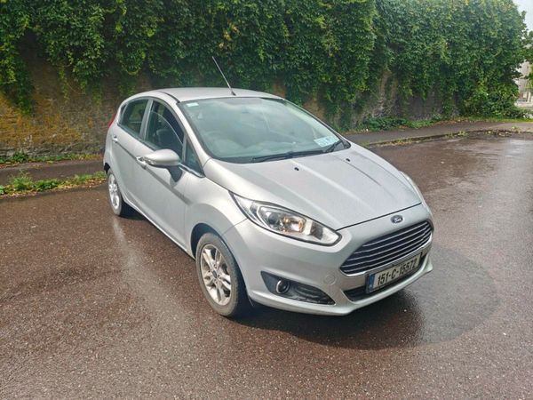 Ford Fiesta Hatchback, Petrol, 2015, Silver