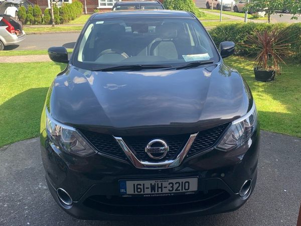 Nissan Qashqai Hatchback, Diesel, 2016, Black