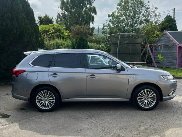 Mitsubishi Outlander SUV, Petrol Hybrid, 2019, Grey