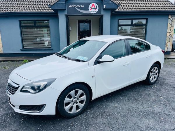Opel Insignia Saloon, Diesel, 2016, White