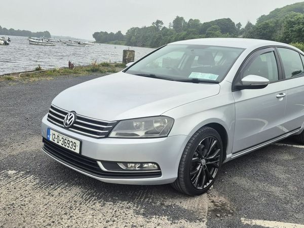 Volkswagen Passat Saloon, Diesel, 2012, Silver