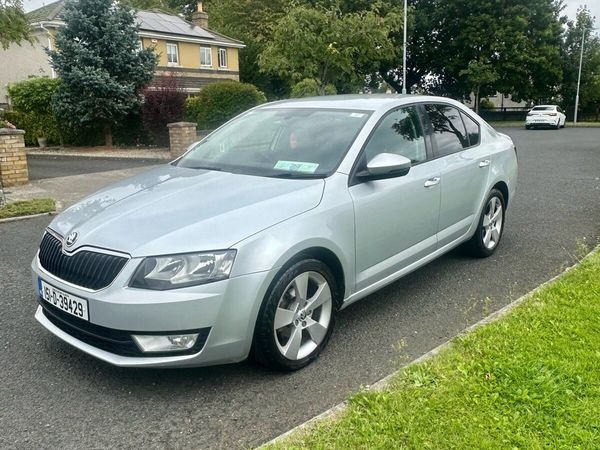 Skoda Octavia Saloon, Diesel, 2015, Silver