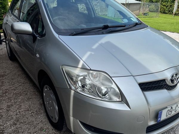 Toyota Auris Hatchback, Petrol, 2009, Silver