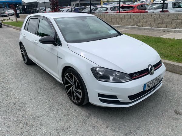 Volkswagen Golf Hatchback, Diesel, 2014, White