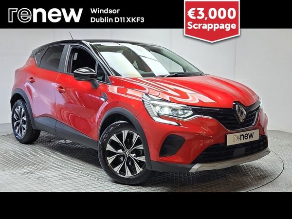 Renault Captur Hatchback, Petrol, 2023, Red