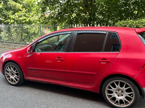 Volkswagen Golf Hatchback, Petrol, 2006, Red