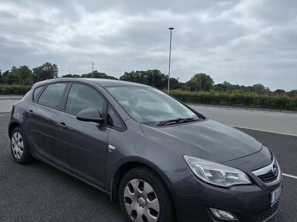 Opel Astra Hatchback, Petrol, 2010, Grey