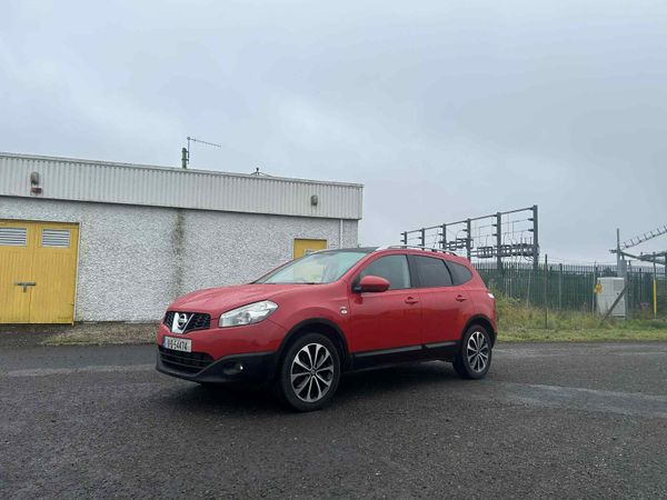 Nissan Qashqai+2 MPV, Diesel, 2011, Red
