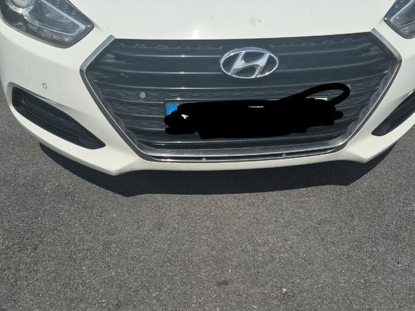 Hyundai i40 Saloon, Diesel, 2015, White