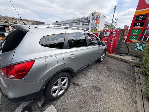 Nissan Qashqai+2 Hatchback, Diesel, 2010, Silver