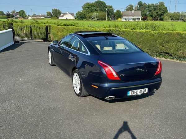 Jaguar XJ Saloon, Diesel, 2013, Blue