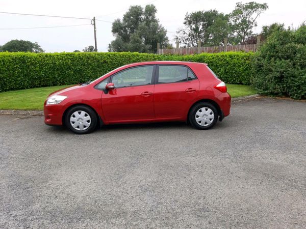 Toyota Auris Hatchback, Diesel, 2012, Red