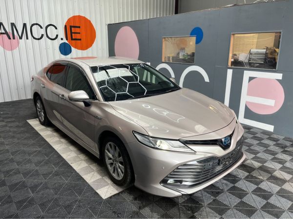 Toyota Camry Saloon, Petrol Hybrid, 2018, Beige