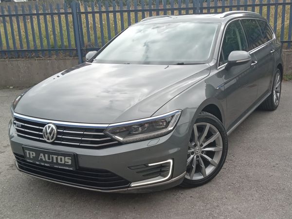 Volkswagen Passat Estate, Petrol Hybrid, 2016, Grey