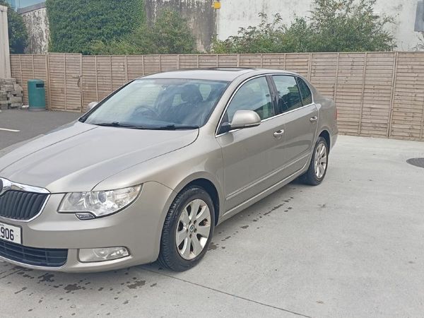 Skoda Superb Saloon, Diesel, 2011, Beige