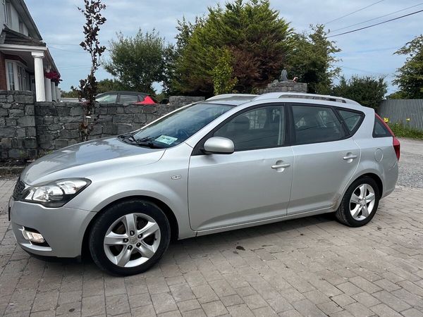 Kia Ceed Estate, Diesel, 2011, Silver