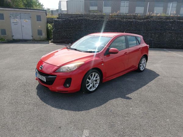 Mazda Mazda3 Hatchback, Diesel, 2013, Red