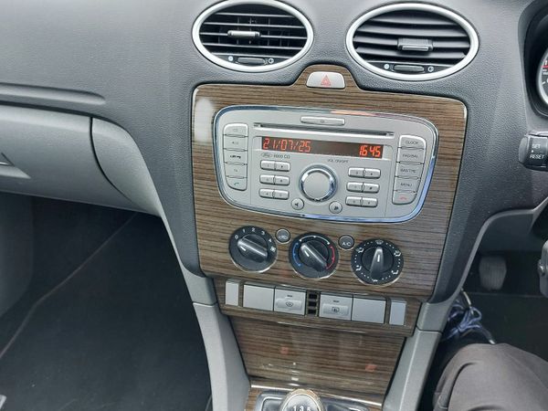 Ford Focus Saloon, Petrol, 2008, Black