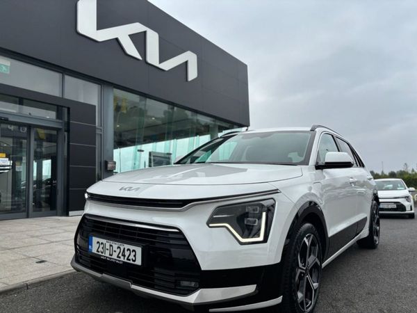 Kia Niro MPV, Hybrid, 2023, White