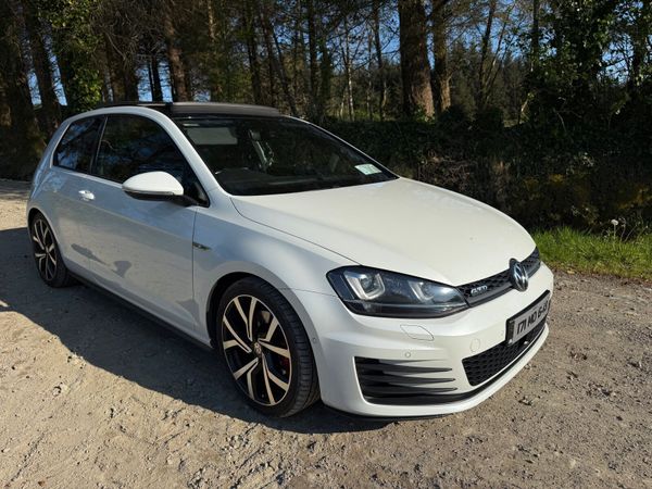 Volkswagen Golf Estate, Diesel, 2017, White