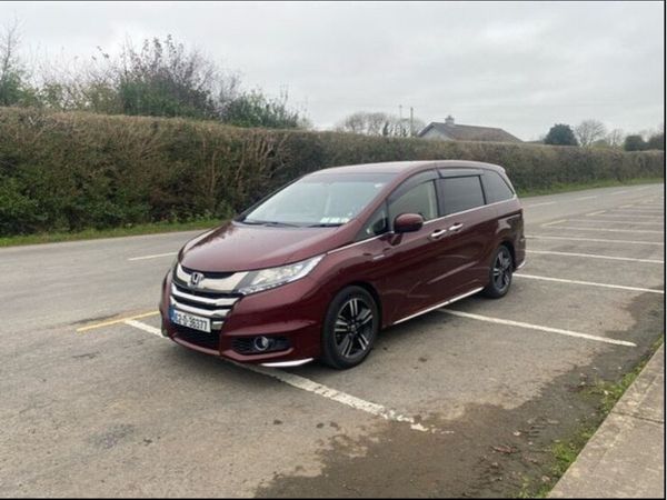 Honda Odyssey Estate, Petrol Hybrid, 2016, Red