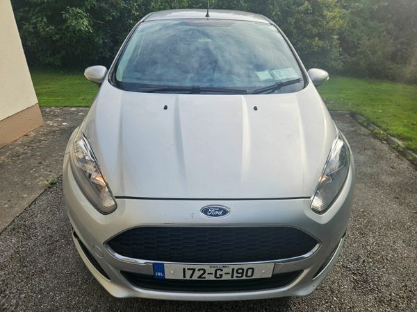 Ford Fiesta Hatchback, Petrol, 2017, Grey