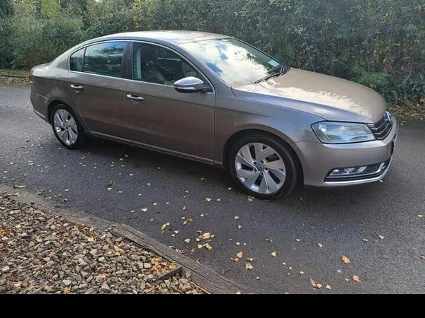 Volkswagen Passat Saloon, Diesel, 2011, Bronze