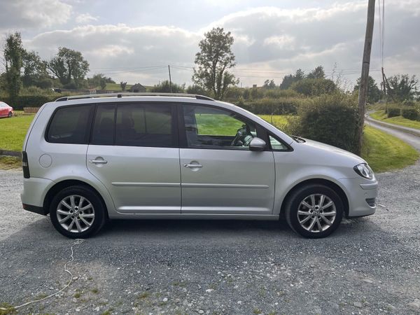 Volkswagen Touran MPV, Diesel, 2010, Silver
