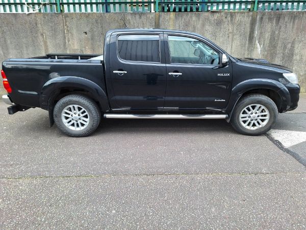 Toyota Hilux Pick Up, Diesel, 2015, Black