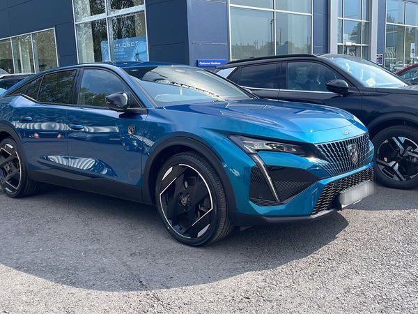 Peugeot 408 Hatchback, Petrol Plug-in Hybrid, 2023, Blue