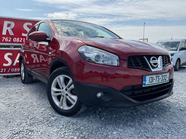 Nissan Qashqai MPV, Diesel, 2013, Red