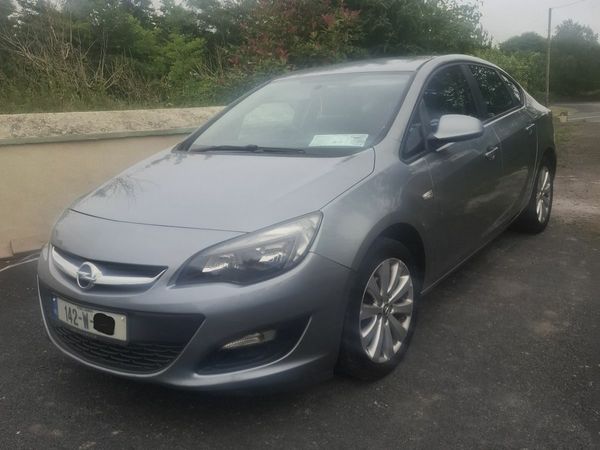Opel Astra Saloon, Diesel, 2014, Silver