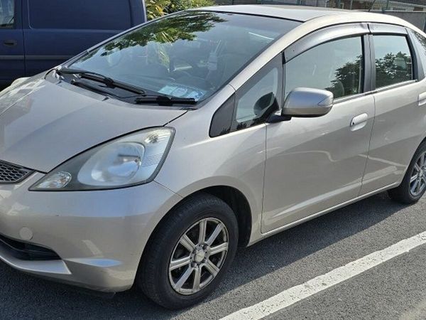 Honda Fit Hatchback, Petrol, 2009, Gold