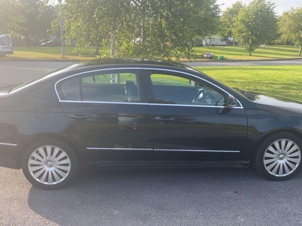 Volkswagen Passat Saloon, Diesel, 2010, Black