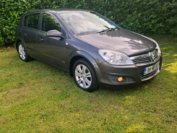 Vauxhall Astra Hatchback, Diesel, 2009, Grey