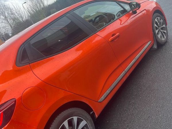 Renault Clio Hatchback, Petrol, 2020, Orange