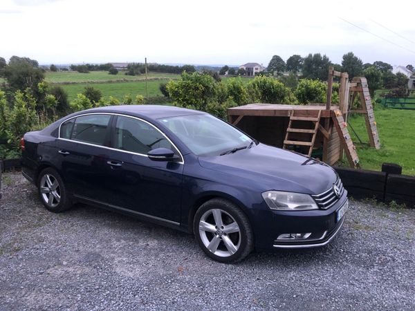 Volkswagen Passat Saloon, Diesel, 2012, Blue