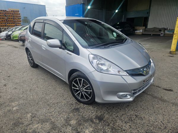 Honda Fit Hatchback, Petrol Hybrid, 2012, Silver