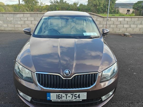 Skoda Octavia Saloon, Diesel, 2016, Brown