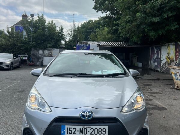 Toyota Aqua Hatchback, Petrol Hybrid, 2015, Silver