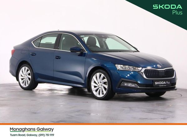 Skoda Octavia Hatchback, Diesel, 2023, Blue