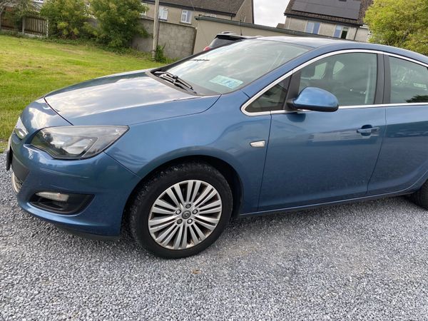 Opel Astra Hatchback, Diesel, 2015, Blue