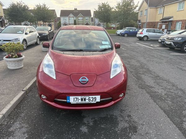 Nissan Leaf Hatchback, Electric, 2017, Red