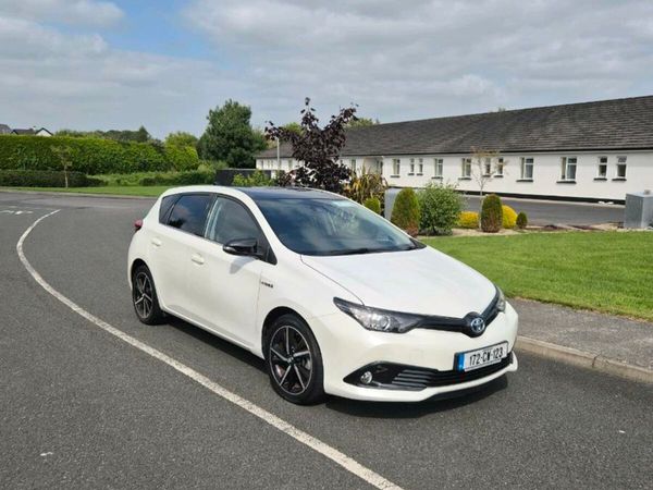 Toyota Auris MPV, Petrol Hybrid, 2017, White