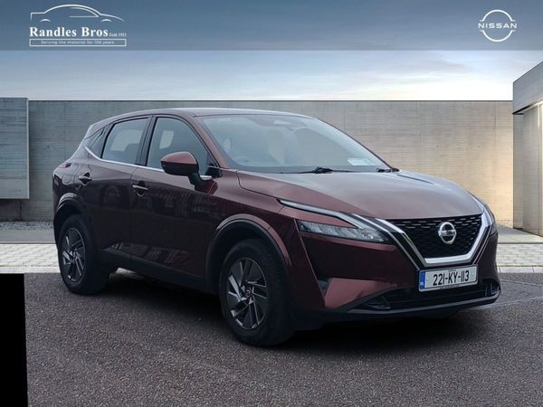 Nissan Qashqai MPV, Petrol, 2022, Red